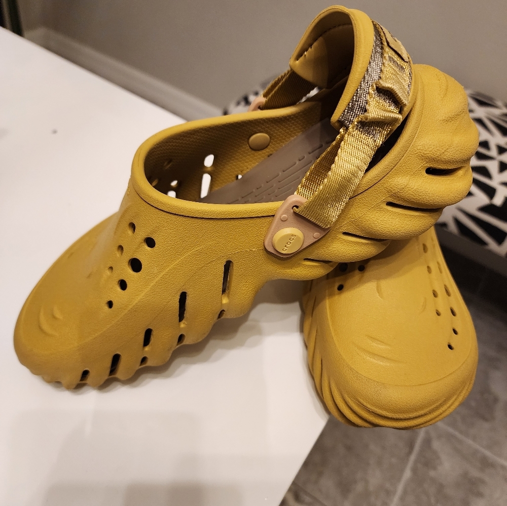 CROCS